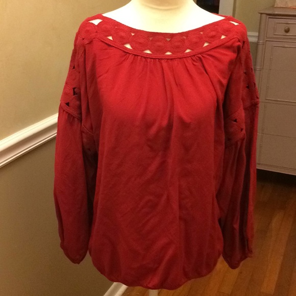 Tops - Sophie Max boho peekaboo trim top